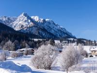 Am Ortsrand gegen Zahmen Kaiser